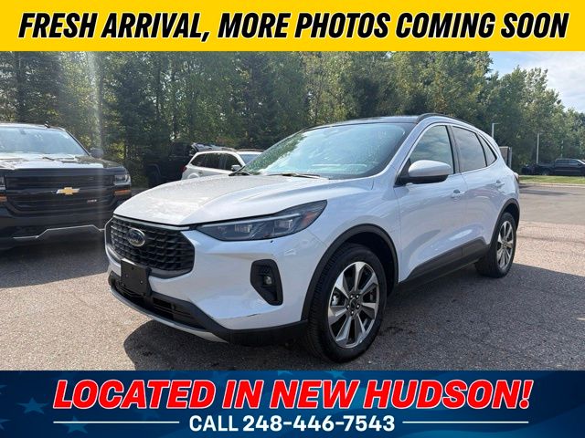 Silver Metallic 2025 Ford Escape SUV / Crossover All-Wheel Drive 8-Speed Automatic