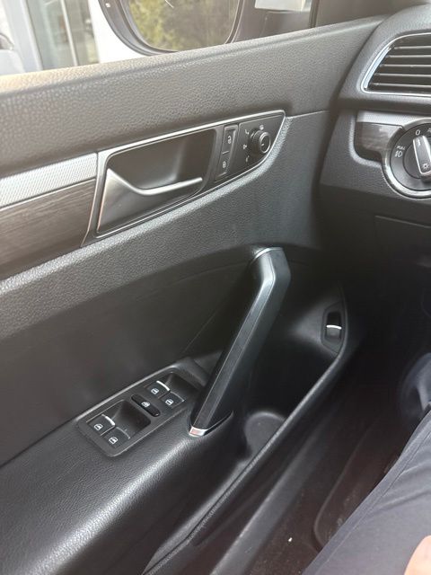 2017 Volkswagen Passat 1.8T SE White at Bob Ruth Ford