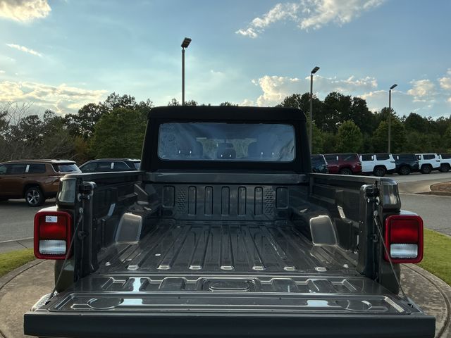 Used 2024 Jeep Gladiator Truck