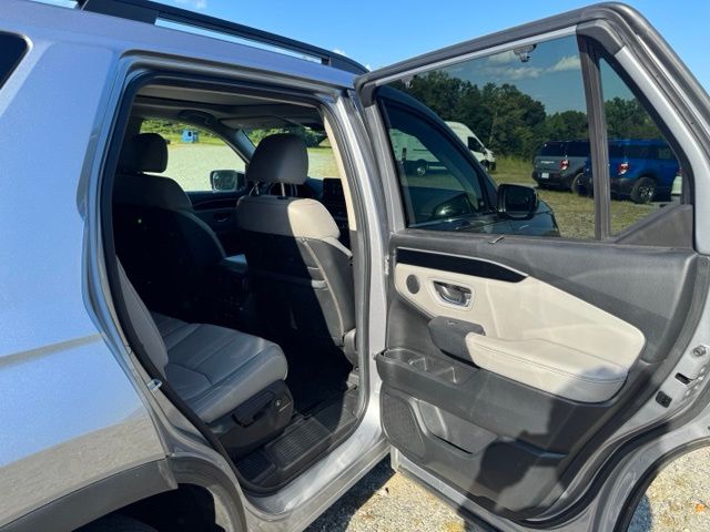 Used 2025 Silver Honda Touring image 15