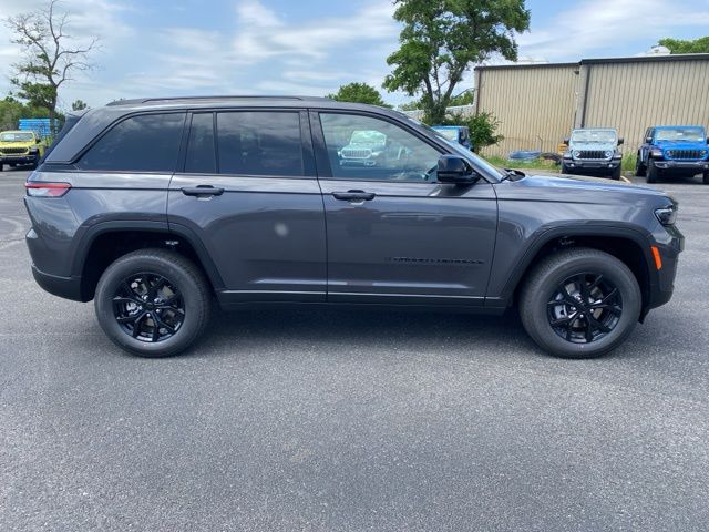 2024 Jeep Grand Cherokee Altitude 4