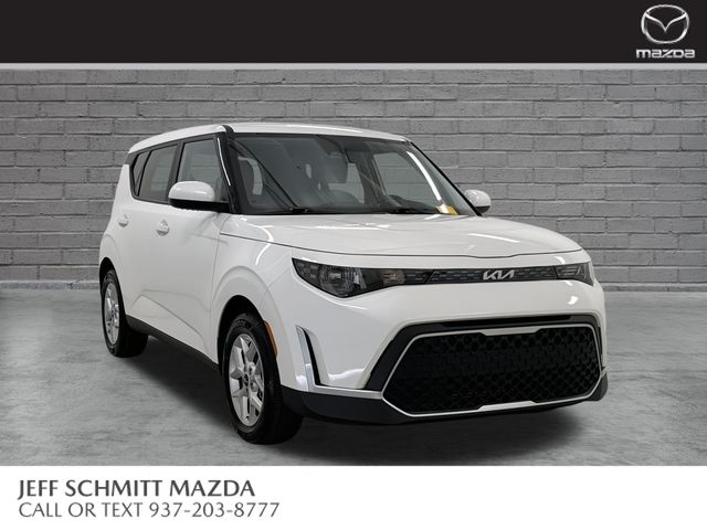 Snow White Pearl 2025 Kia Soul SUV / Crossover Front-Wheel Drive Continuously Variable Transmission