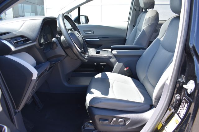 2024 Toyota Sienna XLE - Photo 11