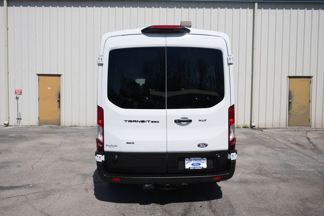 View vehicle photo 4
