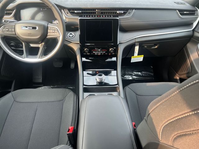 new 2025 Jeep Grand Cherokee car, priced at $36,804