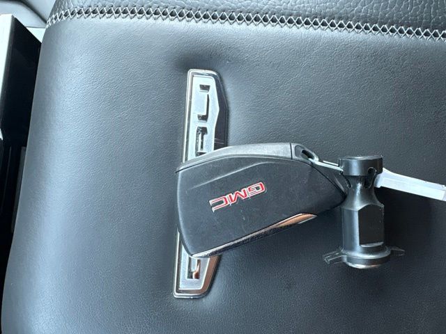 Used 2025 GMC Yukon SUV