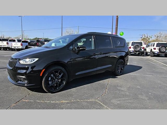 2026 Chrysler Pacifica Limited AWD