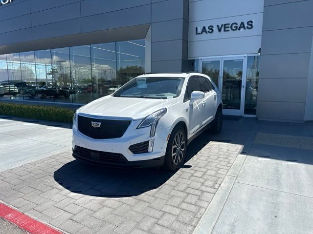 Crystal White Tricoat 2023 Cadillac XT5 SUV / Crossover Four-Wheel Drive 9-Speed Automatic