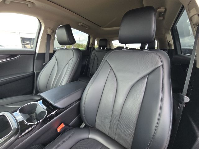 2022 LINCOLN Nautilus Reserve:B02186