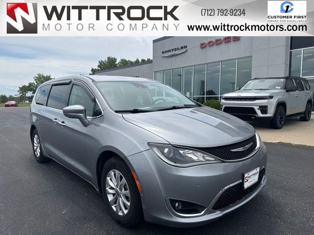  2019 Chrysler Pacifica Touring Plus FWD   