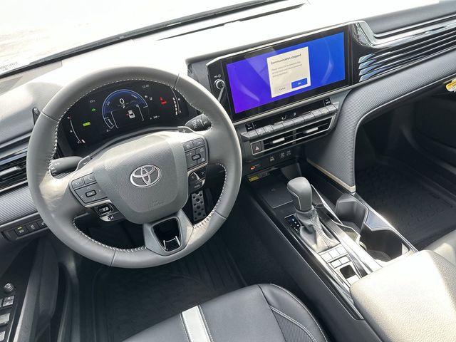 2025 Toyota Camry SE 13