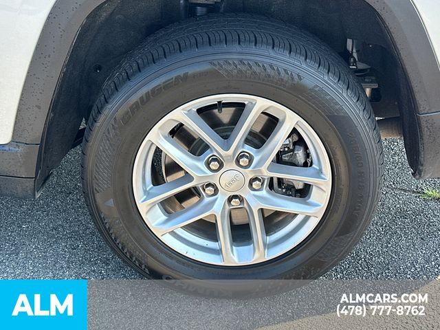 Used 2021 Silver Jeep Laredo image 23