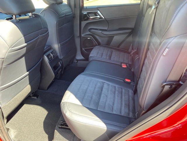 MitsubishiOutlander24