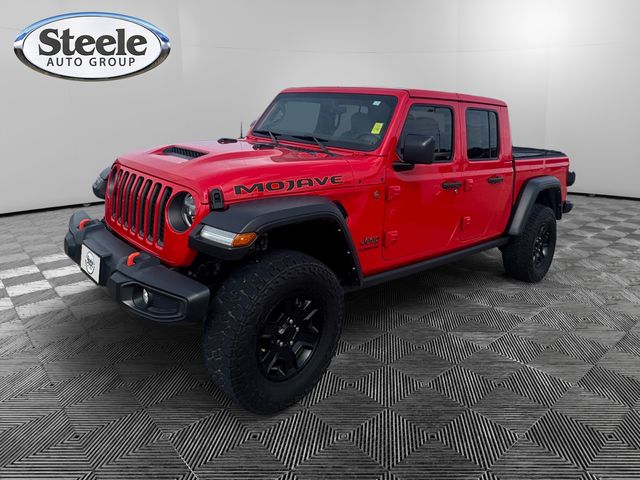 Firecracker Red Clearcoat 2022 Jeep Gladiator Mojave Crew Cab 4WD Pickup Truck Four-Wheel Drive 8-Speed Automatic