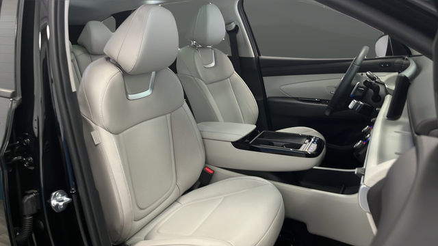 Used 2025 Ash Black Hyundai Limited image 23