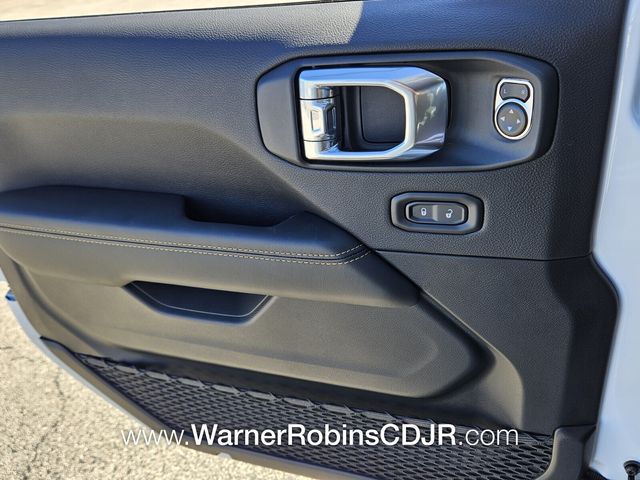 New 2026 White Jeep Sahara image 28