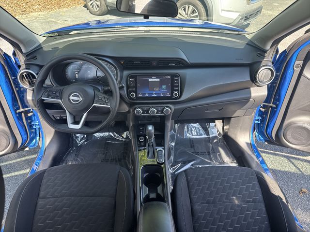 Used 2024 Blue Nissan SV image 9