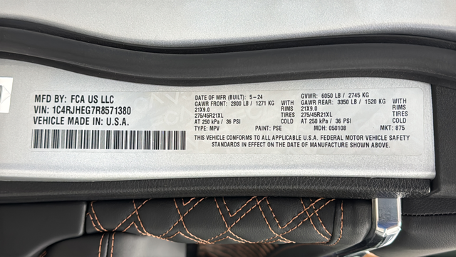 Used 2024 Silver Zynith Jeep Summit Reserve image 29