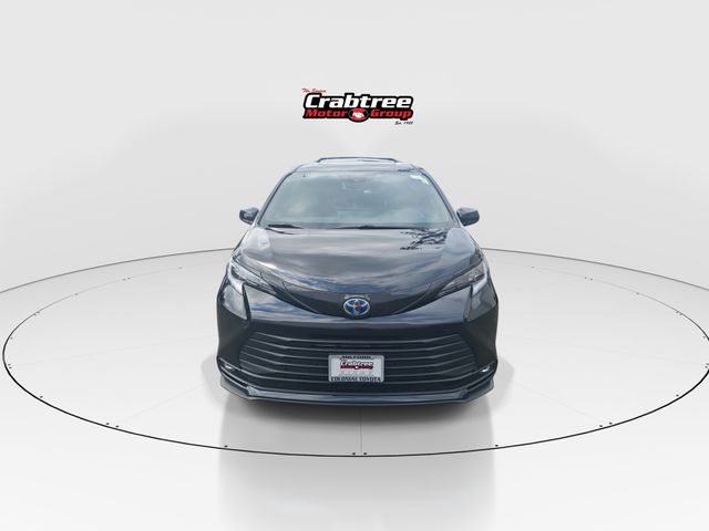 Used 2025 Toyota Sienna Van