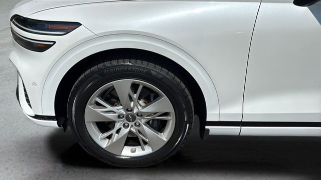 Used 2023 White Genesis 3.5T Sport image 35