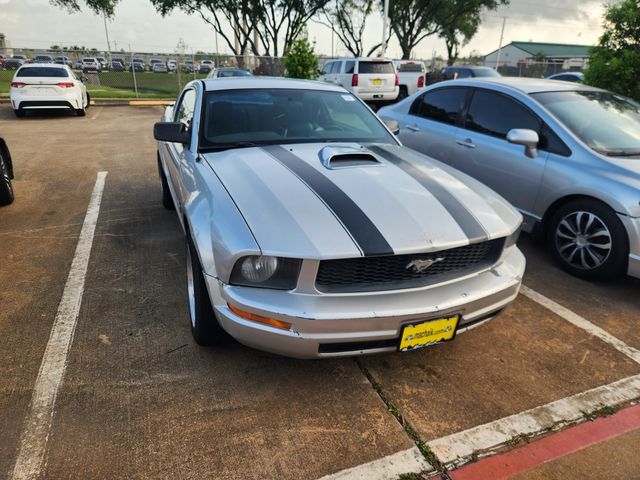 Silver 2009 Ford Mustang V6 Coupe RWD Coupe Rear-Wheel Drive 5-Speed Automatic