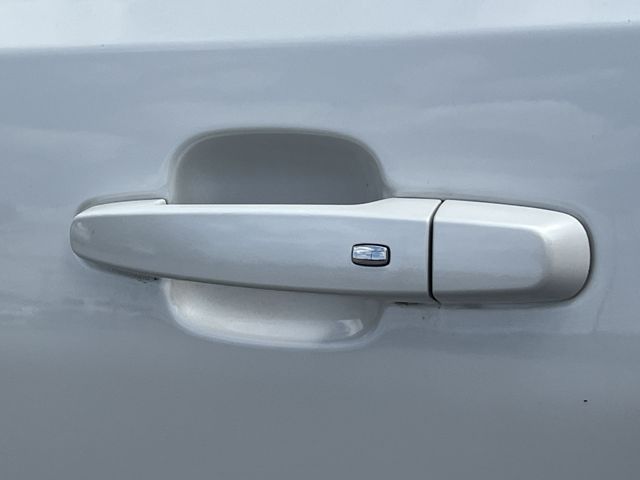 Used 2020 White GMC SLT image 47