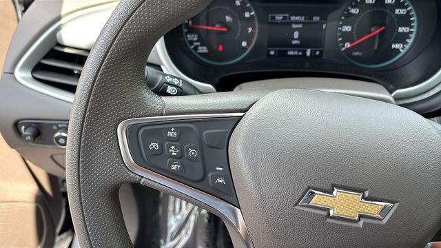 Used 2025 White Chevrolet LT image 22