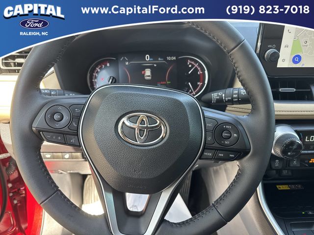 Used 2025  Toyota XLE Premium image 25