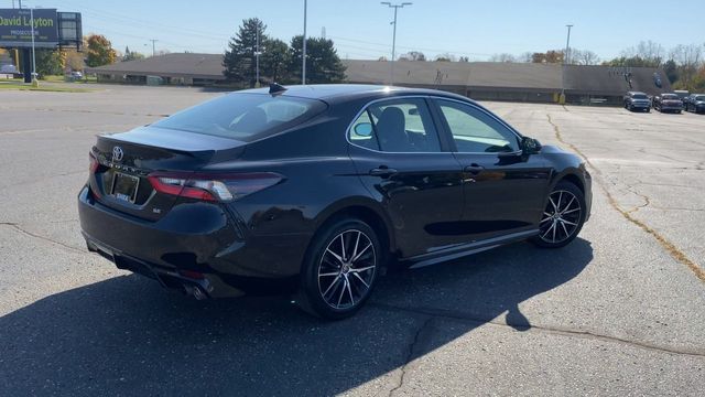 2022 Toyota Camry SE 8