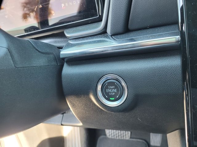 New 2026 White GMC Elevation image 26