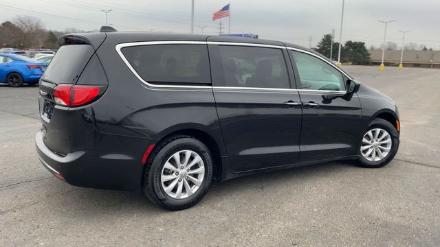 2018 Chrysler Pacifica Touring Plus 8