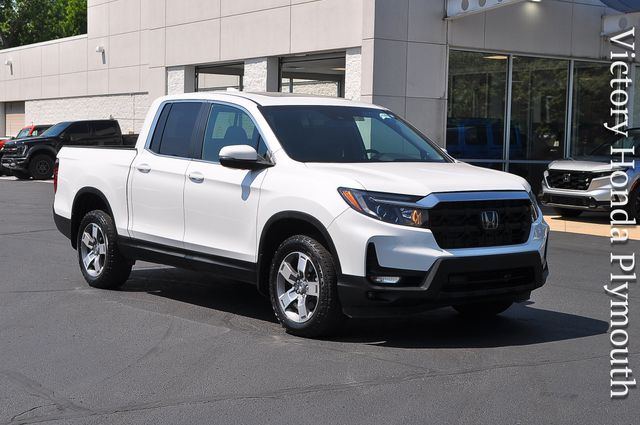Platinum White Pearl 2024 Honda Ridgeline Pickup Truck All-Wheel Drive 9-Speed Automatic