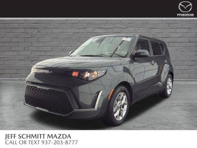 Gravity Gray 2025 Kia Soul SUV / Crossover Front-Wheel Drive Continuously Variable Transmission