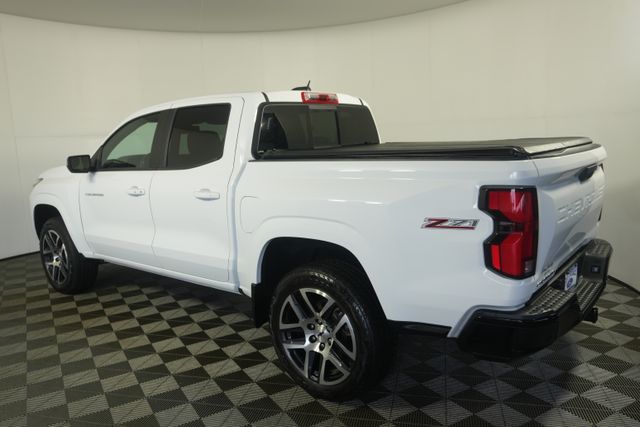 Used 2023 White Chevrolet Z71 image 5