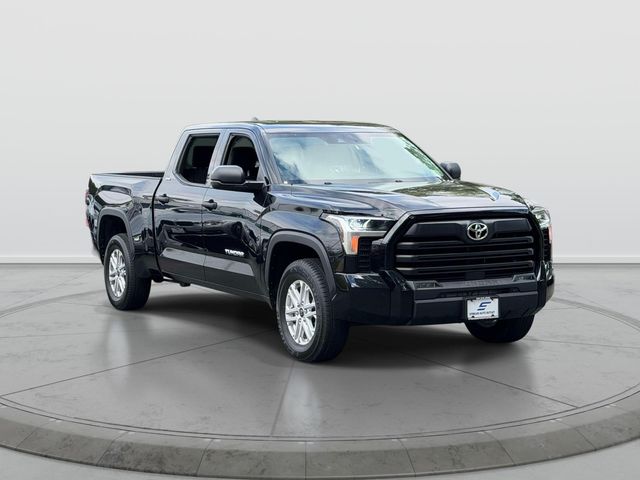 2022 Toyota Tundra SR5 3.4L 4WD CrewMax 6.5' Bed's photo
