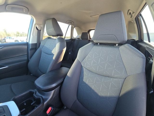 2023 Toyota RAV4 XLE:B02179