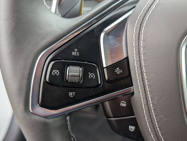 New 2026 White Chevrolet Z06 image 12