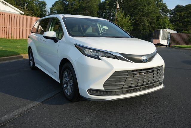 2021 Toyota Sienna LE