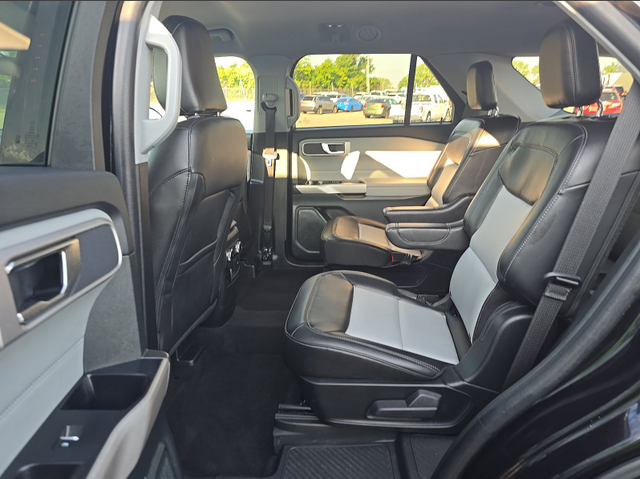 2024 Black Metallic Ford Explorer XLT 4X4 SUV