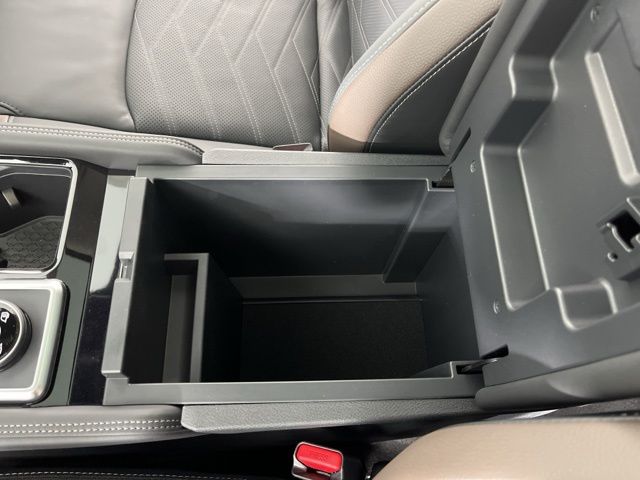 2025 Everest White Pearl Tricoat Nissan Pathfinder Platinum 4X4 SUV