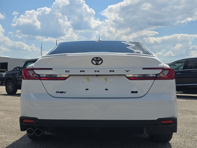 2025 Toyota Camry SE:B02318