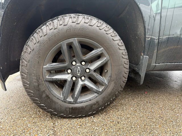 Used 2019 Black Chevrolet Custom image 3