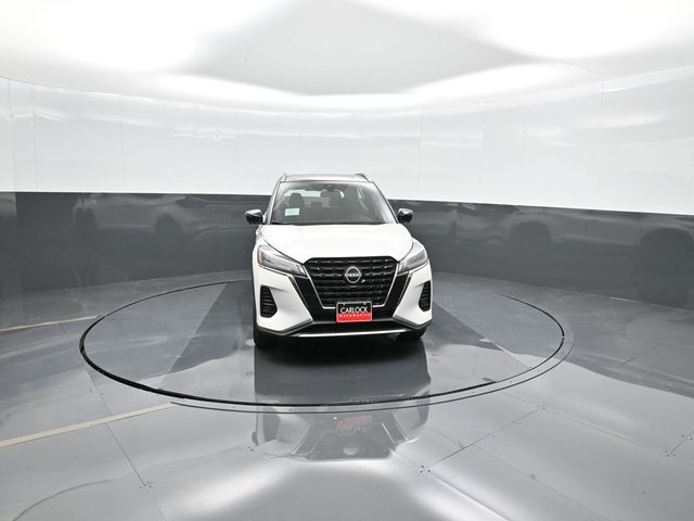 2024 Nissan Kicks SR 5