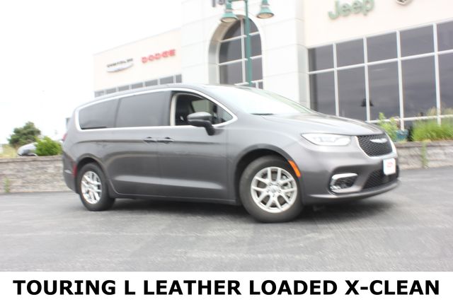 Gray (Granite Crystal Metallic Clearcoat) 2023 Chrysler Pacifica Touring L FWD Minivan Front-Wheel Drive 9-Speed Automatic