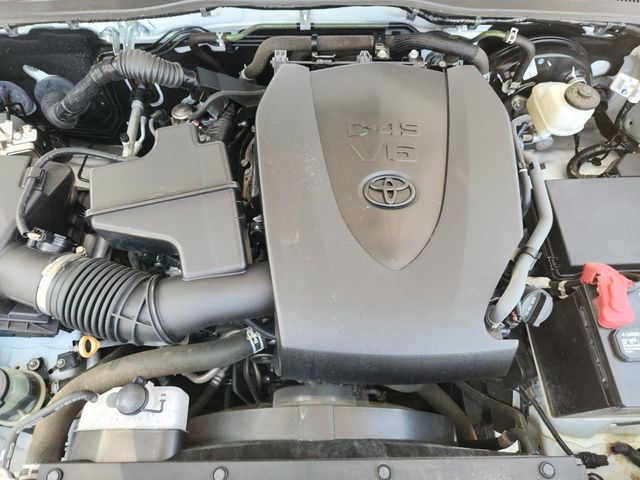 2022 Toyota Tacoma SR5 32