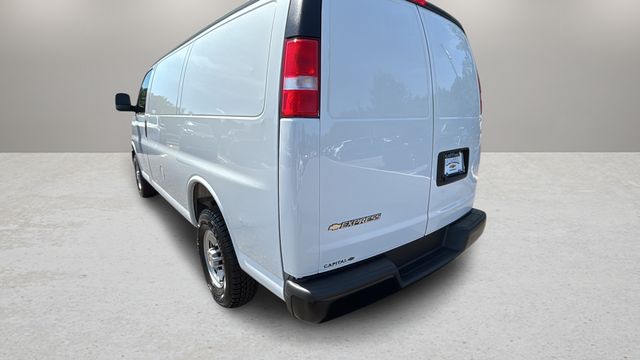 Used 2025 White Chevrolet Work Van image 40
