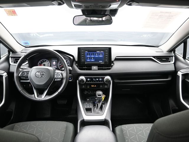 2021 Toyota RAV4 XLE 30