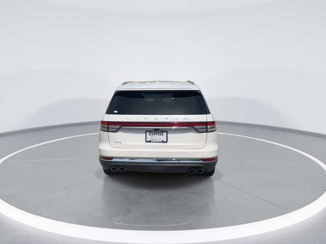 Used 2023 White Lincoln Reserve image 6