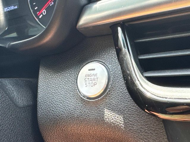 Used 2018 White Kia EX image 38