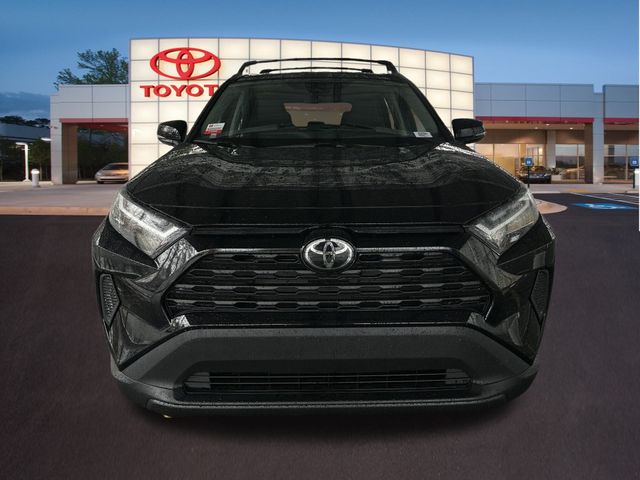 2024 Toyota RAV4 XLE 24